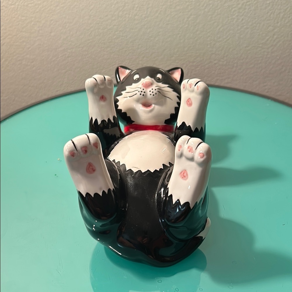 Ganz black and White Ceramic Cat Figurine
